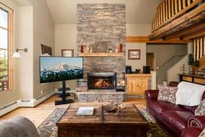 6 Mountain Home Road by Moonlight Basin Lodging - Cameron