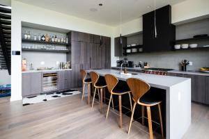 12A Treeline Springs