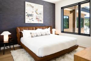 232 LakeLodge