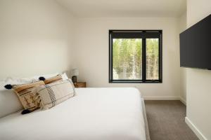 221 LakeLodge by Moonlight Basin Lodging