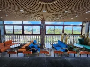 VÂN TÂN HOTEL COFFEE ROOFTOP - Làng Dak Tung