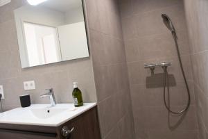 Appartements T4 moderne a 2 min de la plage : photos des chambres