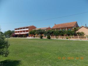 Delfini Holiday Homes