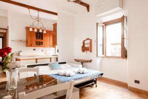 Elegant & Quiet Apartment next to Colosseo