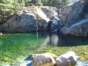 A 2 minutes rivière 25 minutes Ajaccio plages linge et PARKING inclus - Ucciani