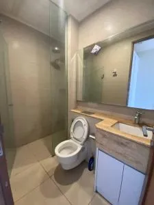 2BR Beautifully Taman Anggrek residences - Glongbaru