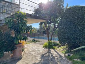 Maisons de vacances Bas de villa avec acces piscine pres de Nice Cannes Monaco : photos des chambres