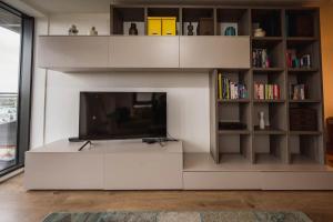 3 Bed 2 Bath with Stunning Views from the 8th Fl - Pass the Keys