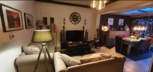 COSY HOUSE 6BEDROOMS GARDEN