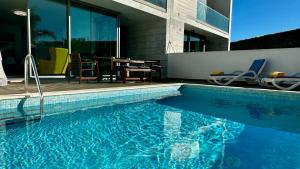 Moon by Check-in Portugal