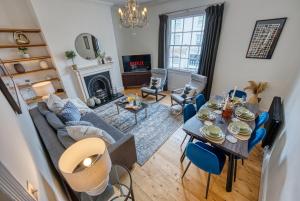 2-Bedroom Stunning, Modern & Spacious Apartment, near Ocean Village, Central Southampton - by Blue Puffin Stays