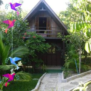 Chalé de Madeira n. 02 - Exuberante Flora e Fauna - IMBASSAI