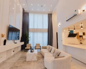 The Valley Villa