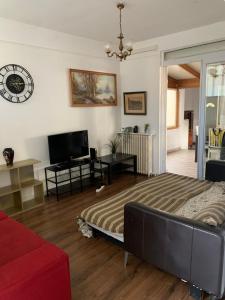 Appartements GRAND APPARTEMENT AVEC TERRASSE & JARDIN A 5 minutes de PARIS : photos des chambres