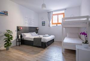 Quadruple Room with Private Bathroom