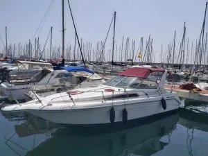 Barco acogedor en el puerto del másnou - Teià