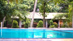 The Mastodon Valley Safari Resort
