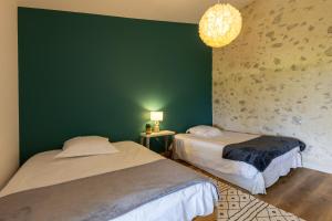 B&B / Chambres d'hotes Le Poutic piscine chauffee : photos des chambres