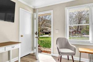 Greensboro Get-together, K Bed, Secret Playroom, central location