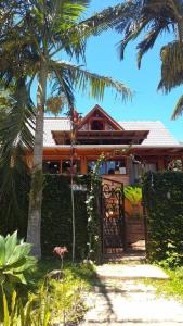 Casa na praia com piscina, prox ao Beto Carreiro