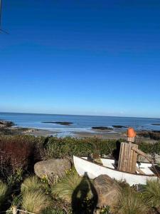 LUXURIOUS SEASIDE APARTMENT