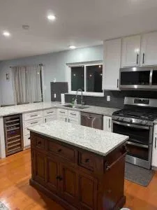 Cozy centrally located home. - Peerless Park