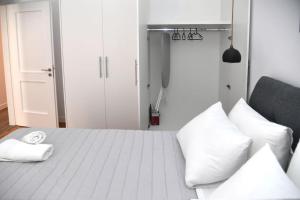 Modern Apartment in Ipitou, Plaka