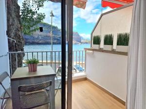 Relax Beachfront Vistas al Mar Studio in Tenerife