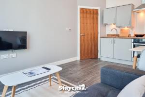 Bright & Central Apt - with Great Transport Links