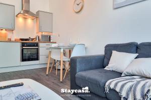 Bright & Central Apt - with Great Transport Links