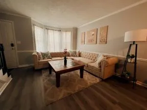 Recently Renovated Condo! - Maxeys