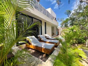 Jungle-chic luxurious Tulum home