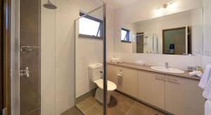 Blazing Stump Motel & Suites