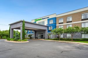 Holiday Inn Express & Suites - Mobile - I-65 by IHG