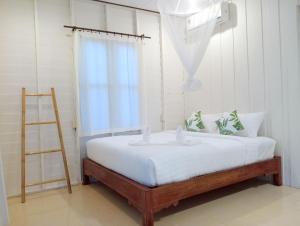 The River Retreat Koh Mak