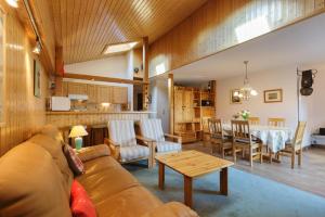 Savoleyres 35 Centrally placed ski inout apartment next to lift with garage