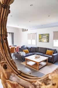Maisons de vacances MAS PAPABIOU : Maison 4 Chambres