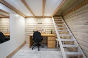 Sweet Home Studio with gallery