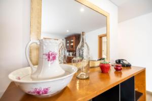 Madeira Bird House - House in the Mountains With Garden