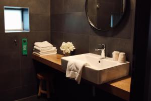 Comfort Twin Room room in Golden Tulip Keyser Breda Centre