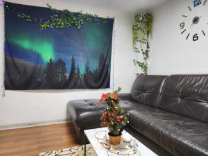 Newly renovated spacious 2 bedroom unit in HBC #1