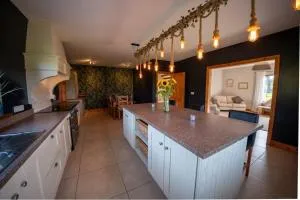 Water and Wildwood - Wildwood House - Lenamore