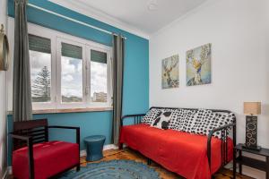 Classy 4BDR Apartment W Balcony by LovelyStay