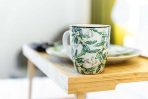 The Olive - Renovated Penthouse - Kipseli Studio