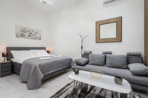Stellar Dwell Apartment