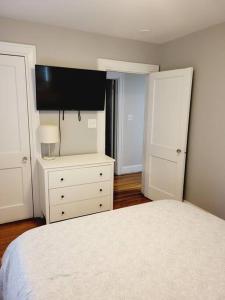 Cozy Center City Cottage*Walk to center city