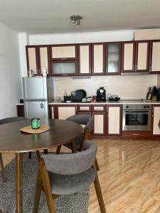 COZY ski-to-door apartment, Monastery 3 complex