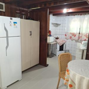 Chalé de Madeira n. 02 - Exuberante Flora e Fauna - IMBASSAI