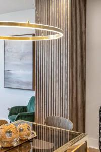 3 Bdrm 3 Full Bath Tower View walk up