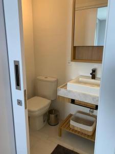 Apto Novo Bombinhas - UMA QUADRA DO MAR!